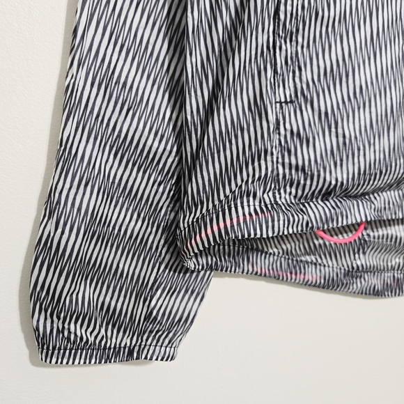 Rapha Pack Jacket Windbreaker Cycling Black White Pink Lightweight Men’s Size L - Picture 2 of 12